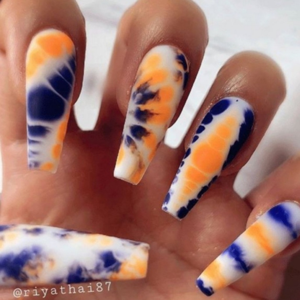 Press on nails